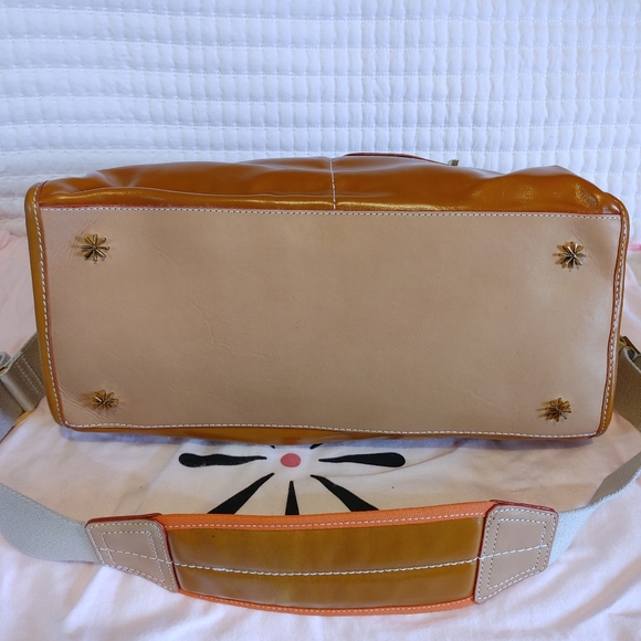 ISSACMIZRAHILIVE - Picture 3 of 8